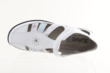 Load image into Gallery viewer, Suave London 8031-02 White/lily/Sky - Confort & Élégance