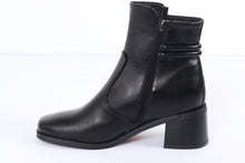 Load image into Gallery viewer, Little Empresses XYG-6 Black